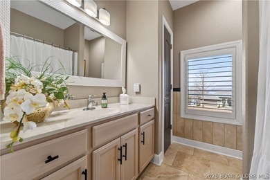 Stunning updated home in highly desired Four Seasons w/ - photo 18