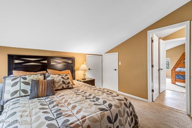 Escape to the cool pines of Munds Park in this inviting - photo 18