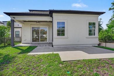 Beautifully upgraded custom home just a short walk, golf cart - photo 32