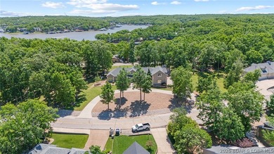 Stunning updated home in highly desired Four Seasons w/ - photo 47