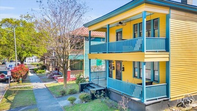 Located in Savannah's Victorian District and just a short stroll - photo 3