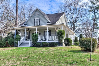 Located in the heart of downtown Lincolnton, this beautifully - photo 2