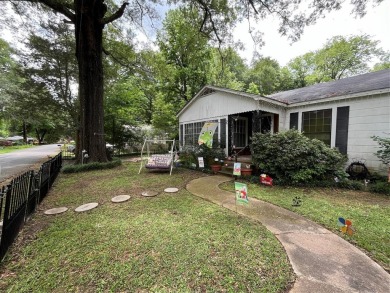 Caddo Lake Home For Sale in Mooringsport Louisiana