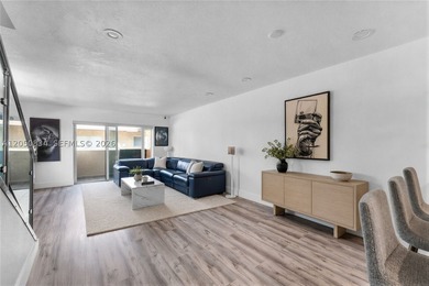 Beautifully renovated 2 bedroom, 1.5 bath condo offering 1,026 - photo 1