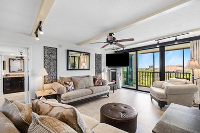 This turn key spacious 3 bedroom 3 bath top floor end unit is - photo 5