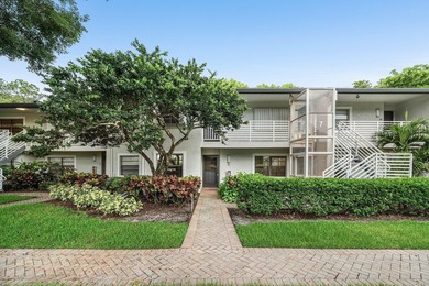An original turn-key residence offering both immediate - photo 1
