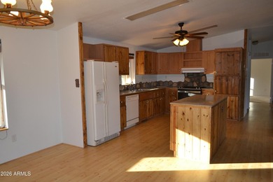 Enjoy country living on 4 fully fenced acres with plenty of room - photo 4