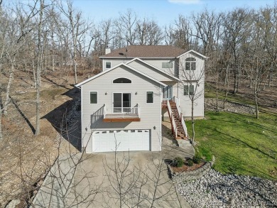 Wow! Come check out this massive 5 bedroom, 3.5 bath home on - Lake Home For Sale in Four Seasons, Missouri