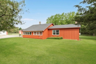Petenwell Lake  Home For Sale in Nekoosa Wisconsin