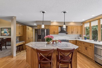 Gorgeous Home - Gorgeous Setting. Custom designed, quality-built - photo 33