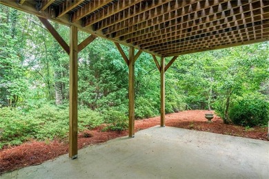 Discover an exceptional, fully updated, true ranch residence - photo 44