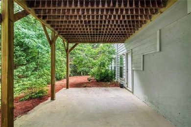Discover an exceptional, fully updated, true ranch residence - photo 45