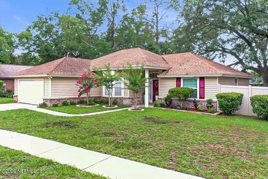 Welcome to this beautifully maintained, move-in-ready home - photo 3