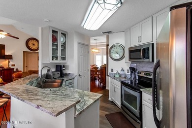 Welcome to this beautifully maintained, move-in-ready home - photo 8