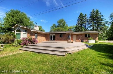 Welcome to 3125 Commerce Rd., in Milford Township! This - photo 1