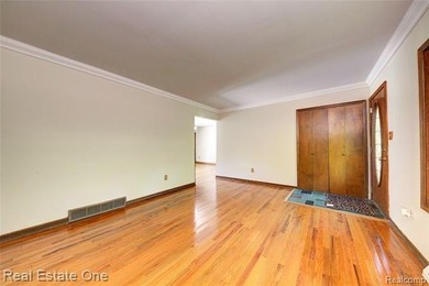 Welcome to 3125 Commerce Rd., in Milford Township! This - photo 7