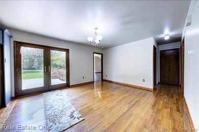 Welcome to 3125 Commerce Rd., in Milford Township! This - photo 10