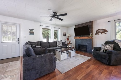 This beautifully updated 3 bedroom 2 bath cabin offers - photo 17