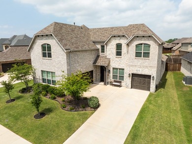 **SELLER OFFERING $15,000 IN CLOSING COSTS** Stunning two-story - photo 2