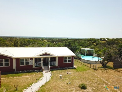 Stunning country paradise, close to the city of Copperas Cove