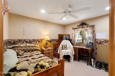 Tucked into the hillside just 26 minutes from Sandpoint, this - photo 25