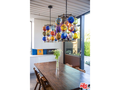 Own a Venice icon. Set on a rare, oversized corner parcel - photo 8