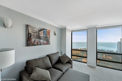 Don't miss out on this elegant and sophisticated Corner Unit! A