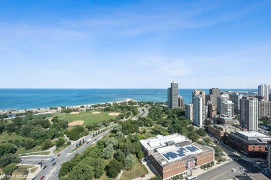 Don't miss out on this elegant and sophisticated Corner Unit! A