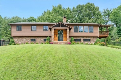 Beautiful home on 2 Acres in the Heart of Town - Near Lake - photo 1