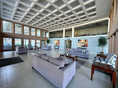 Welcome to beautiful Boca Raton! This move-in ready unit is a - photo 2