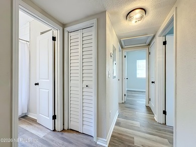 Welcome to this beautifully updated 3-bedroom, 1-bathroom home - photo 9