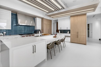 Striking contemporary waterfront estate, perfectly positioned to - photo 12