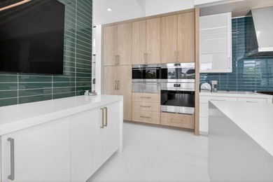 Striking contemporary waterfront estate, perfectly positioned to - photo 15