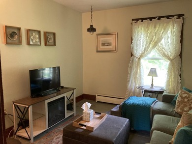 29 Prescott Street offers 975 square feet of well-maintained - photo 21