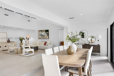 Introducing Villa Shores, a recently fully renovated & - photo 22