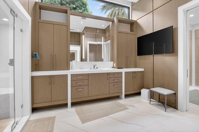 Striking contemporary waterfront estate, perfectly positioned to - photo 22