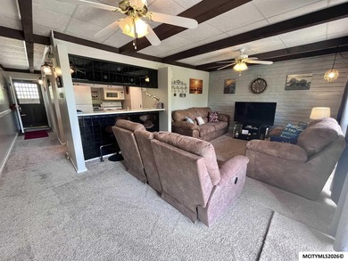 Welcome to your private escape in Clear Lake! This desirable - photo 3