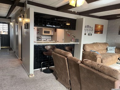 Welcome to your private escape in Clear Lake! This desirable - photo 4