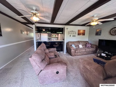 Welcome to your private escape in Clear Lake! This desirable - photo 5