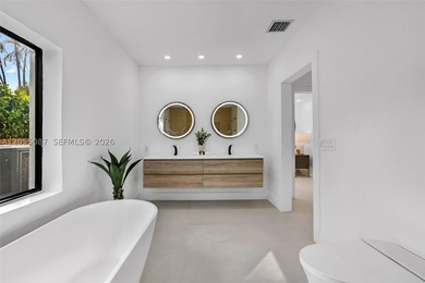 Introducing Villa Shores, a recently fully renovated & - photo 33
