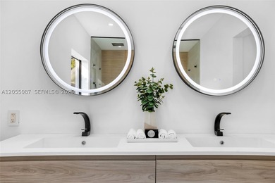 Introducing Villa Shores, a recently fully renovated & - photo 34