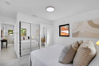 Introducing Villa Shores, a recently fully renovated & - photo 38