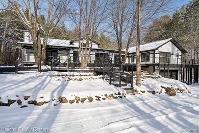 (private lake, pond, creek) Home Active Under Contract in Howell Michigan