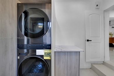 Introducing Villa Shores, a recently fully renovated & - photo 42