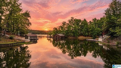 Come experience the quiet luxury of this 3 bedroom, 3 bath - photo 2