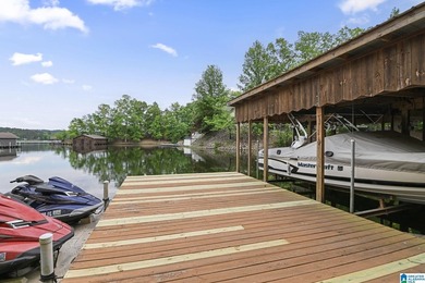 Come experience the quiet luxury of this 3 bedroom, 3 bath - photo 7