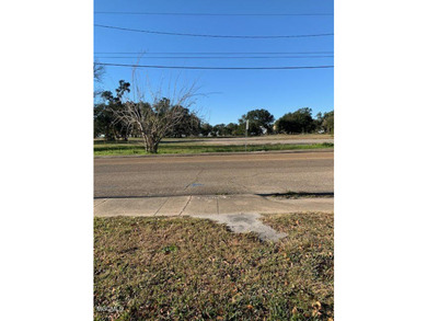 TWO BLOCKS FROM THE BEACH. Nice buildable lot. Great location - photo 4