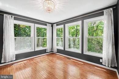 Move-In Ready 5BR, 3.5BA Brick-Front Colonial on a private - photo 10