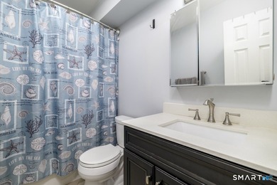Welcome to this rare 3 bedroom, 3.5 bath townhouse! Located in a - photo 17