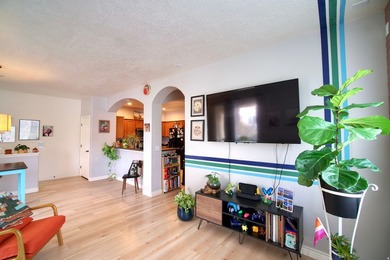 Welcome to this well appointed condo in the heart of Lehi, right - photo 1